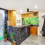 Oyo 81641 Collection O Hotel A1 Residency