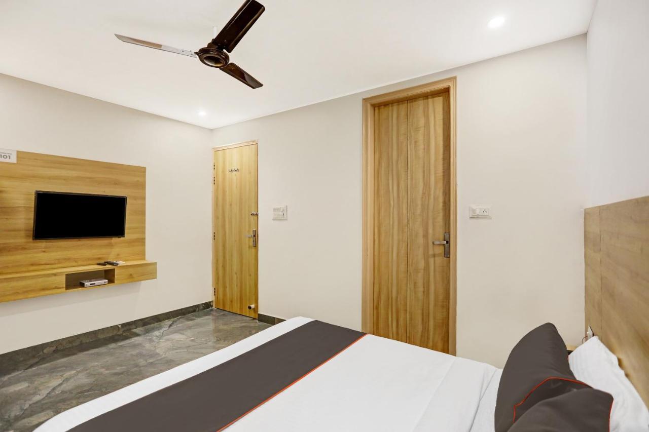 Hotel Oyo 81641 Collection O Hotel A1 Residency 3*