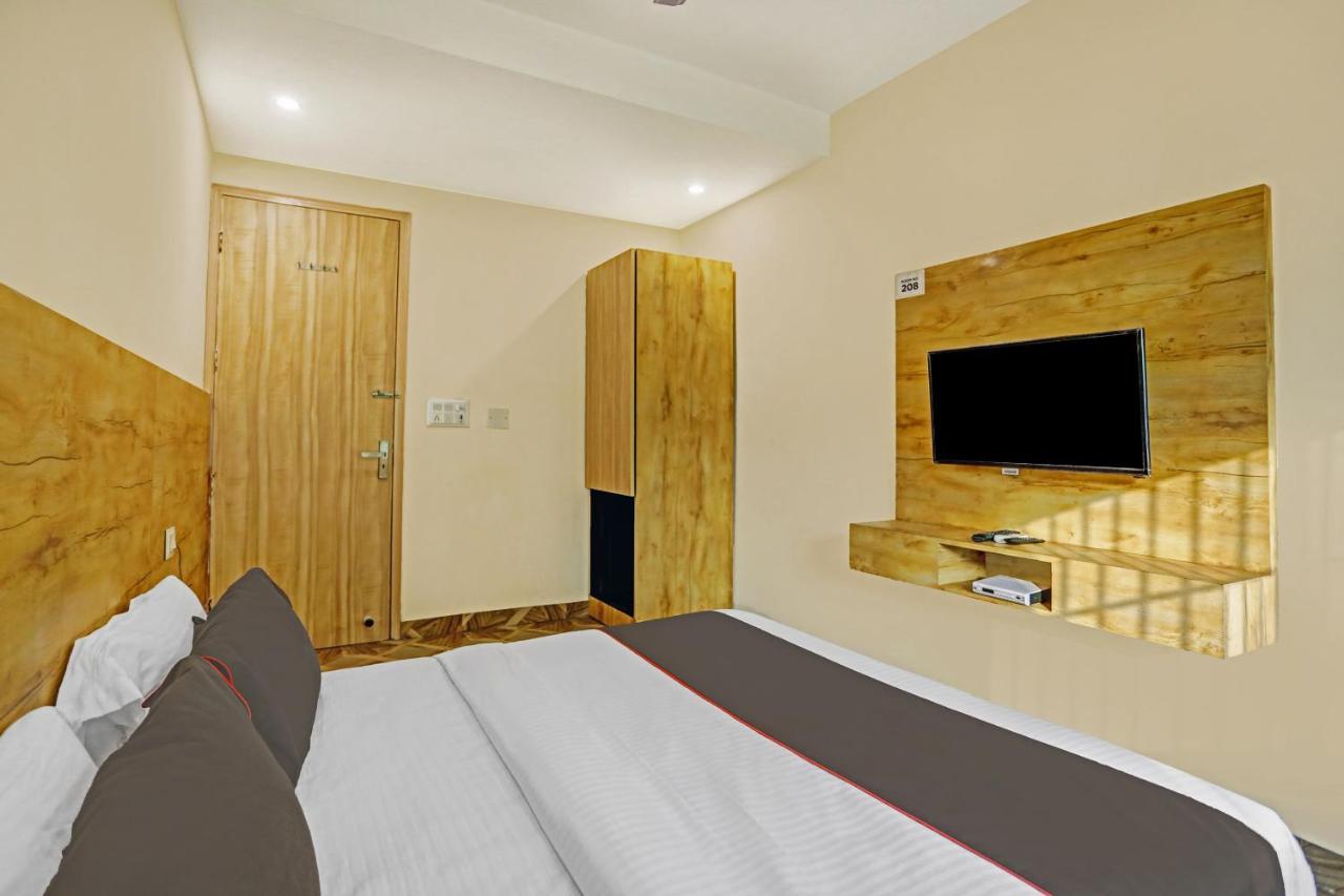 Hotel Oyo 81641 Collection O Hotel A1 Residency New Delhi