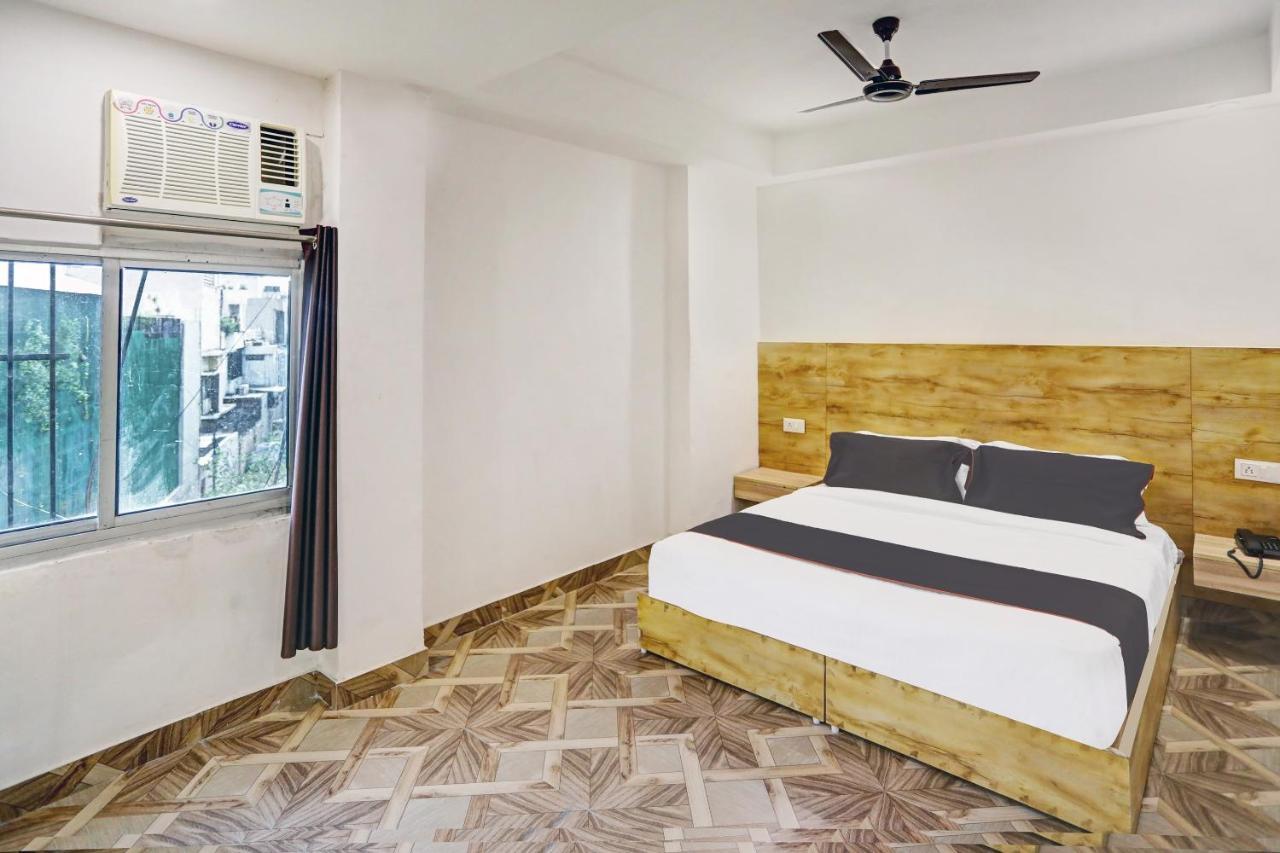 Hotel Oyo 81641 Collection O Hotel A1 Residency 3*